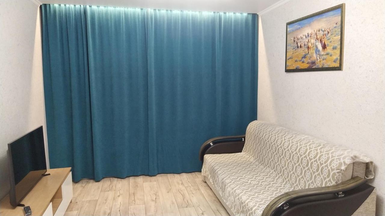 Appartement Quartira Posutochno Dekabristov à Neftekamsk Extérieur photo